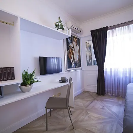 Πανσιόν Vatican Luxury *