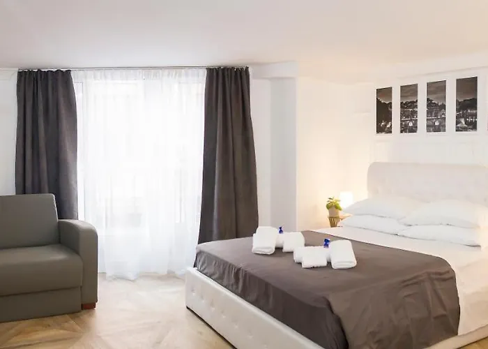 Vatican Luxury בית הארחה